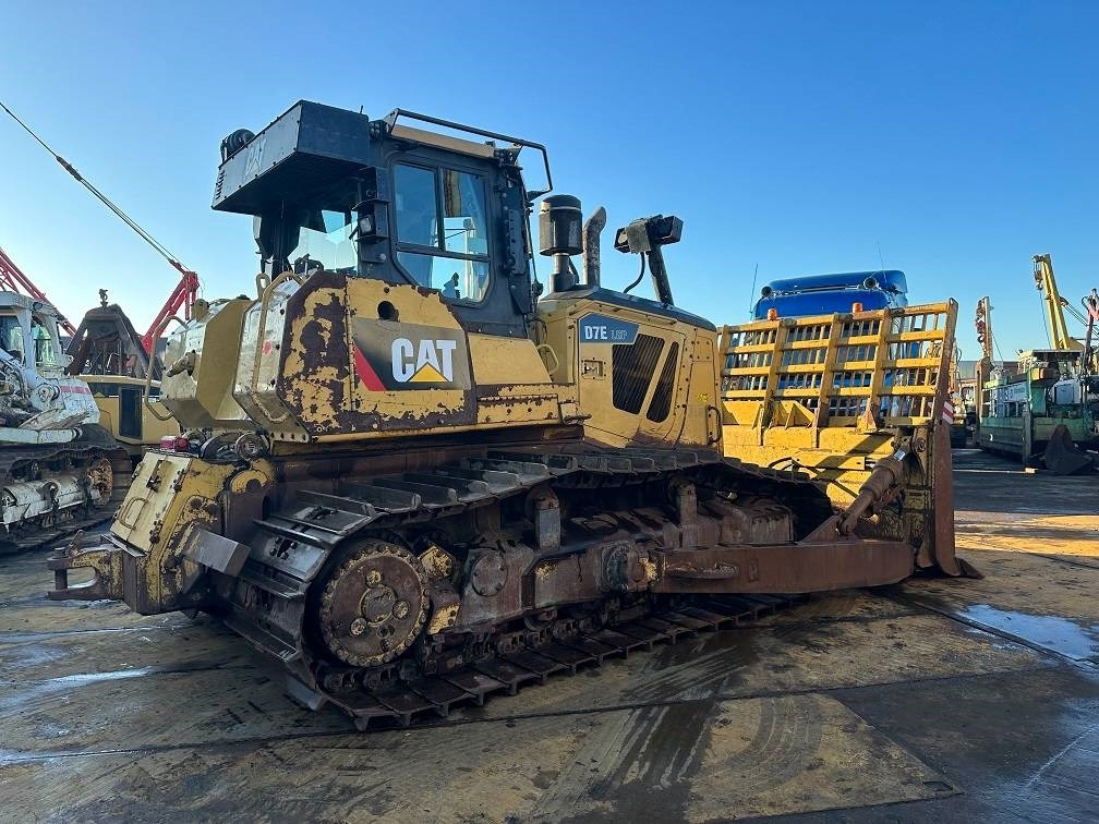Bulldozer CAT D7E: picture 6