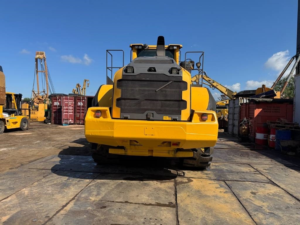 Volvo L 220 H ( WITH NEW TYRES )  - Wheel loader: picture 4 Volvo L 220 H ( WITH NEW TYRES )  - Wheel loader: picture 4