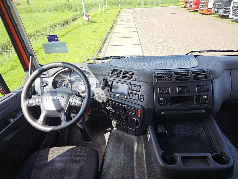 Interior photo 1: Cab chassis truck DAF CF 290 FA SPACECAB