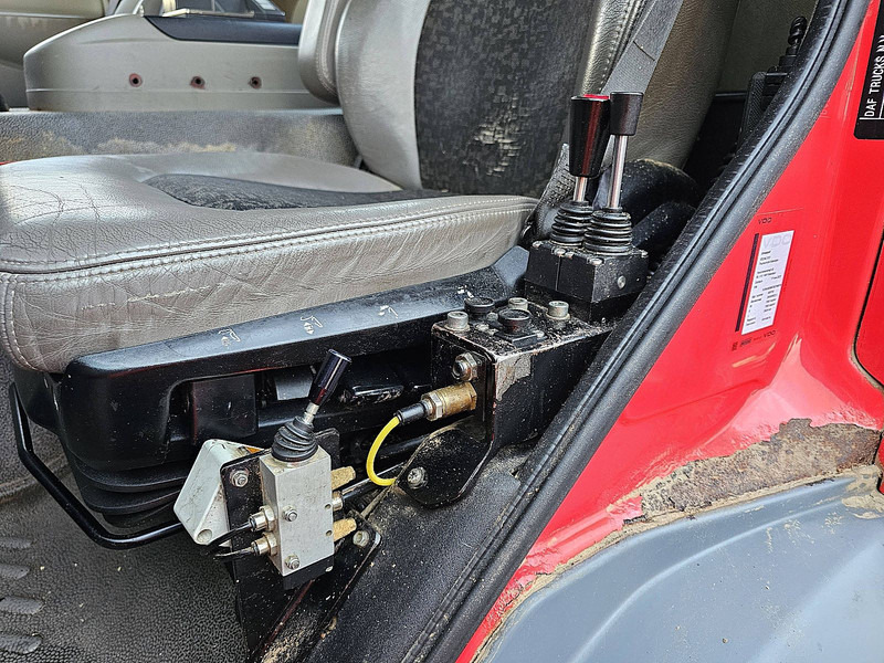 Hook lift truck DAF CF 85.360 6X2 FAS E5 359DKM: picture 17 Hook lift truck DAF CF 85.360 6X2 FAS E5 359DKM: picture 17