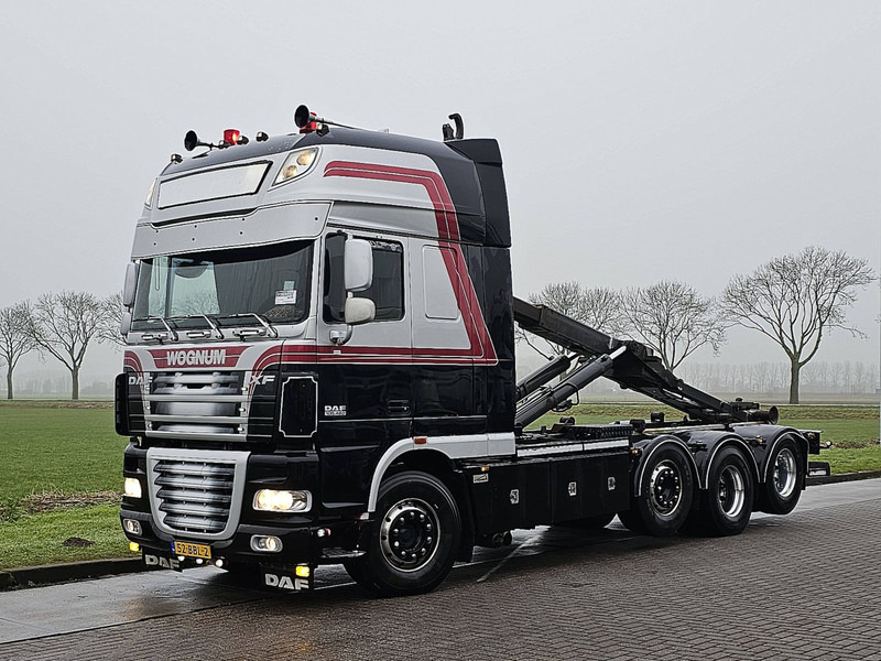 DAF XF 105.460 8X2 FAK SPECIAL ED. - Hook lift truck: picture 2 DAF XF 105.460 8X2 FAK SPECIAL ED. - Hook lift truck: picture 2