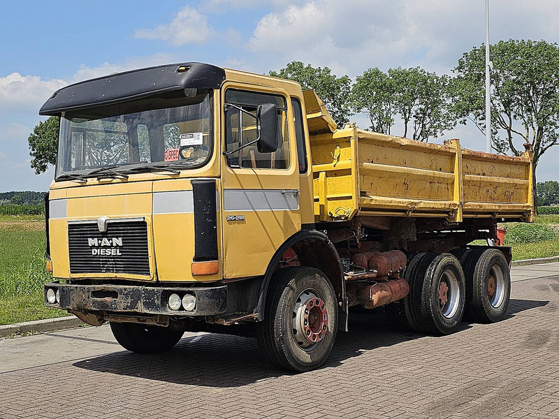 MAN 26.281 DFK 6X4 STEEL 6 CYL. - Tipper: picture 2 MAN 26.281 DFK 6X4 STEEL 6 CYL. - Tipper: picture 2