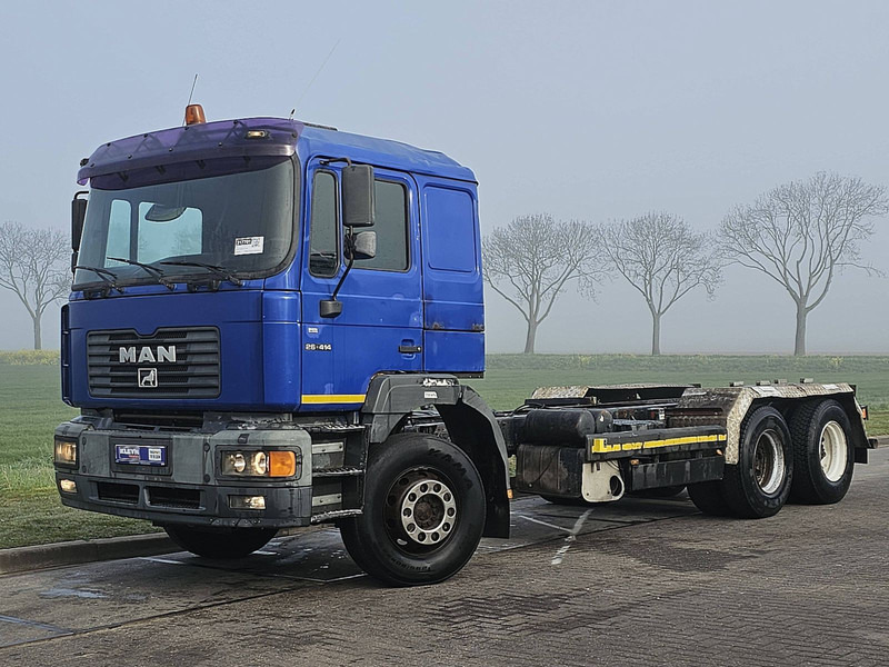 MAN 26.414 F2000 6X4 STEEL MANUAL - Cab chassis truck: picture 2 MAN 26.414 F2000 6X4 STEEL MANUAL - Cab chassis truck: picture 2