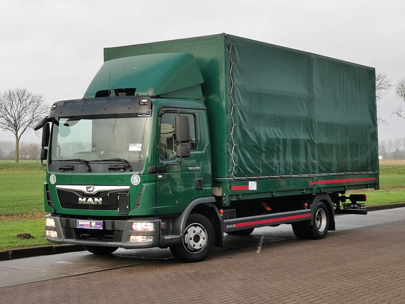MAN 8.220 TGL MANUAL AIRCO AHK - Curtainsider truck: picture 2 MAN 8.220 TGL MANUAL AIRCO AHK - Curtainsider truck: picture 2