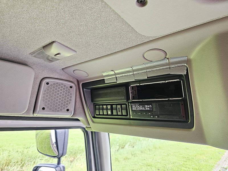 Box truck Renault D 210 11.9T AIRCO TAILLIFT: picture 10