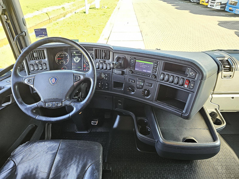 Interior photo 1: Hook lift truck Scania R500 V8 6X2 RETARDER