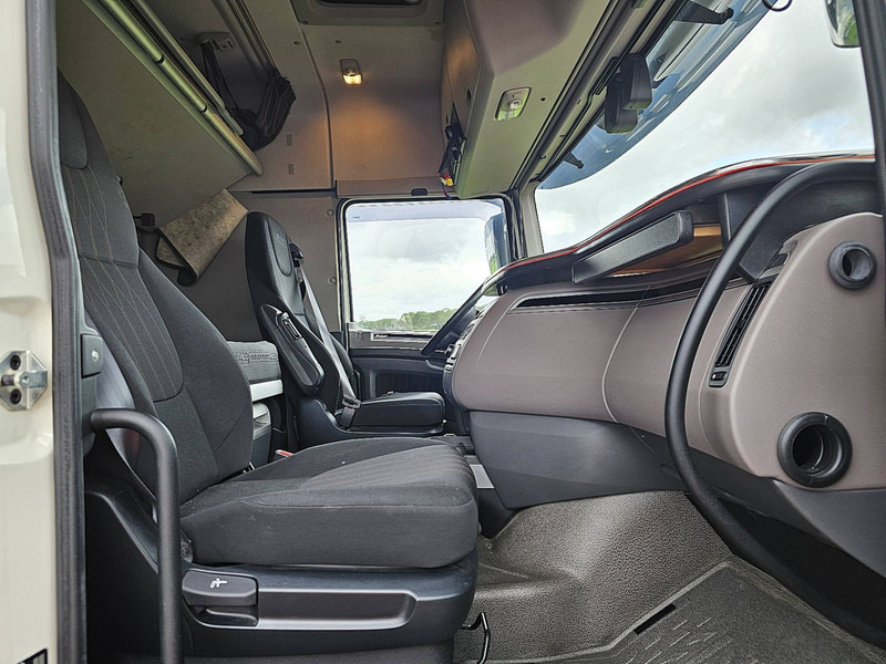 Tractor unit DAF XF 480: picture 7