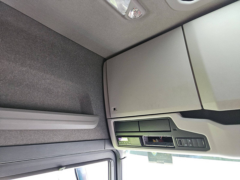 Tractor unit Scania R450: picture 11