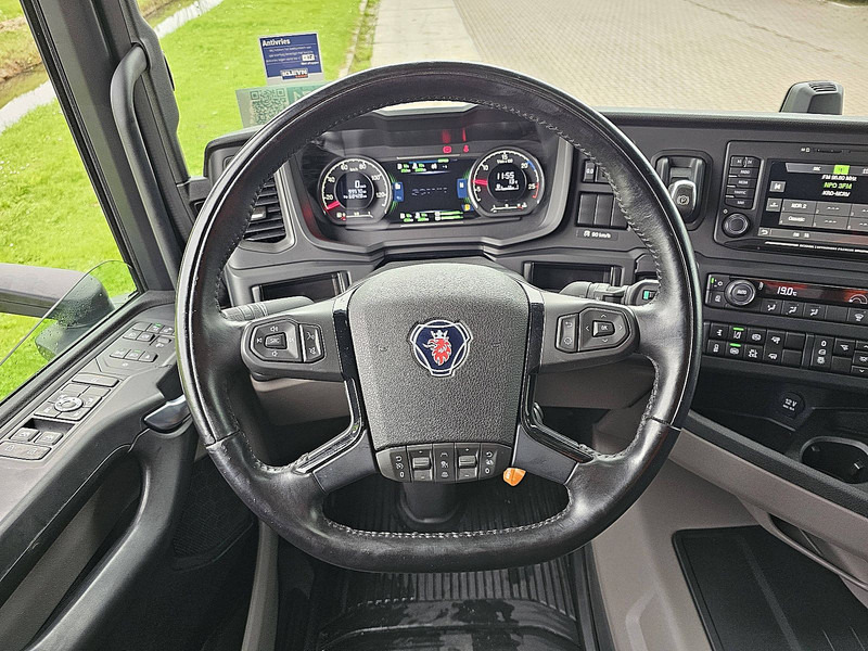 Tractor unit Scania R460: picture 14