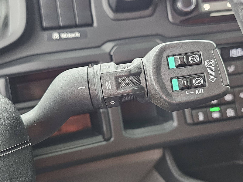 Tractor unit Scania R460: picture 13