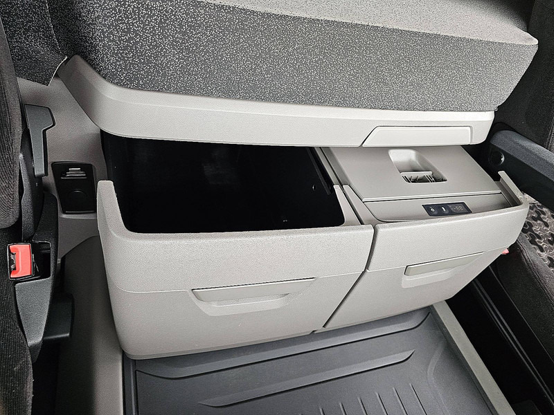 Tractor unit Scania R460: picture 10