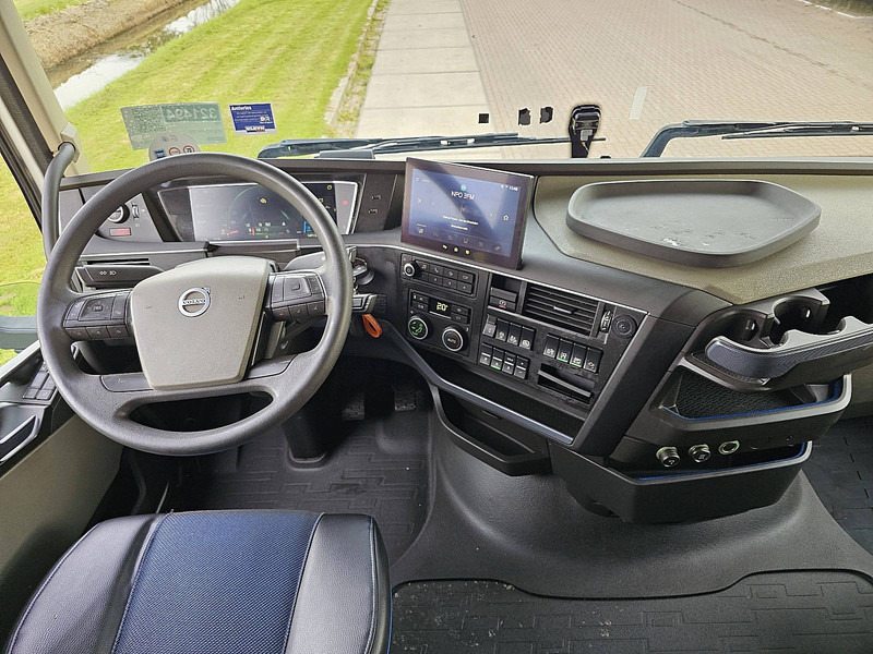 Tractor unit Volvo FH 500 XL: picture 8