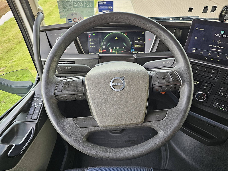 Tractor unit Volvo FH 500 XL: picture 11