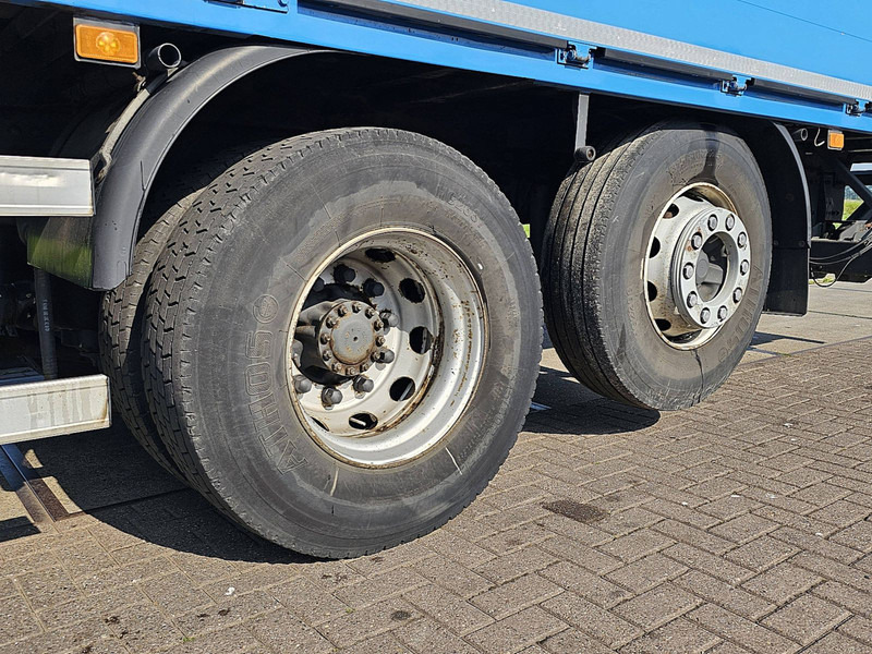 Box truck Volvo FM 11.330 8X2 BÄR 2000KG LIFT: picture 16 Box truck Volvo FM 11.330 8X2 BÄR 2000KG LIFT: picture 16