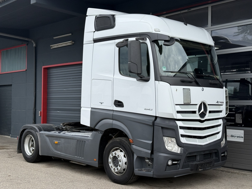 Mercedes-Benz Actros 1843 Klima Retarder Fleet Navi Spoiler - Tractor unit: picture 1 Mercedes-Benz Actros 1843 Klima Retarder Fleet Navi Spoiler - Tractor unit: picture 1