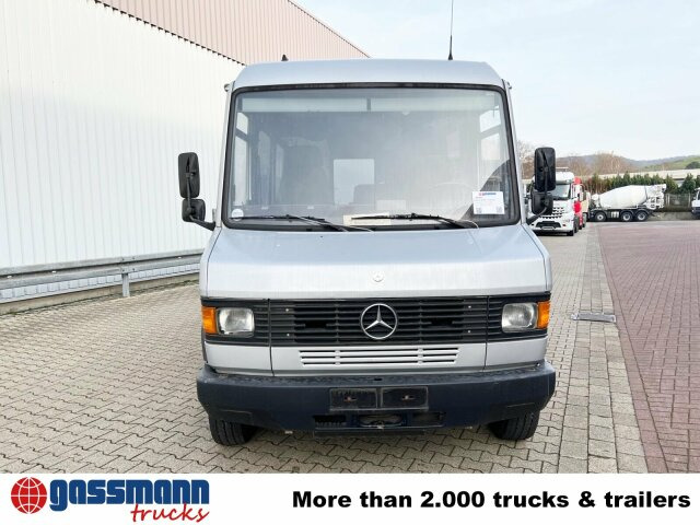 Box truck Mercedes-Benz 711 D-KA 4x2, Standklima, 11-Sitze, 2 x on stock: picture 8