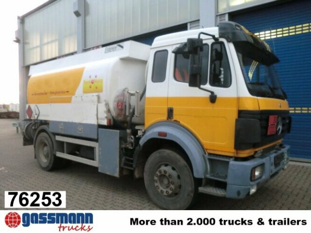 Mercedes-Benz SK 1824 L 4x2, Esterer Tankaufbau ca. 13.100l, 2 - Tank truck: picture 1 Mercedes-Benz SK 1824 L 4x2, Esterer Tankaufbau ca. 13.100l, 2 - Tank truck: picture 1