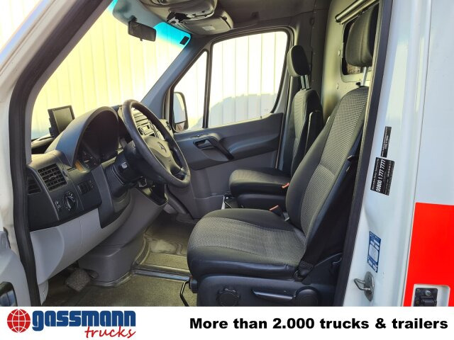 Mercedes-Benz Sprinter 316 KA 4x2, Rettungswagen - Panel van: picture 5 Mercedes-Benz Sprinter 316 KA 4x2, Rettungswagen - Panel van: picture 5