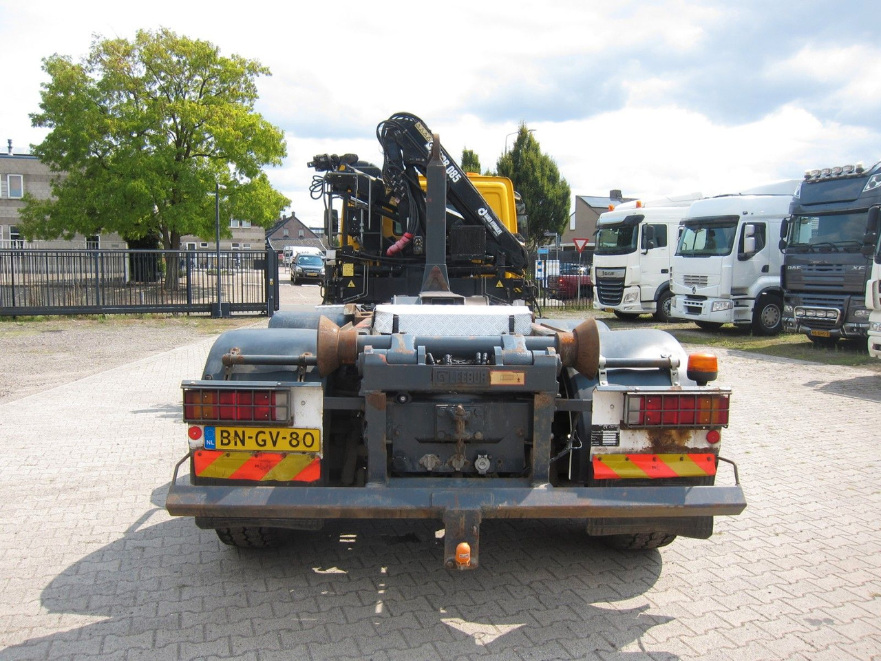 DAF CF 75 310 6X2*4 Hiab Kran Haken Manual Funk E3 - Hook lift truck, Crane truck: picture 4 DAF CF 75 310 6X2*4 Hiab Kran Haken Manual Funk E3 - Hook lift truck, Crane truck: picture 4