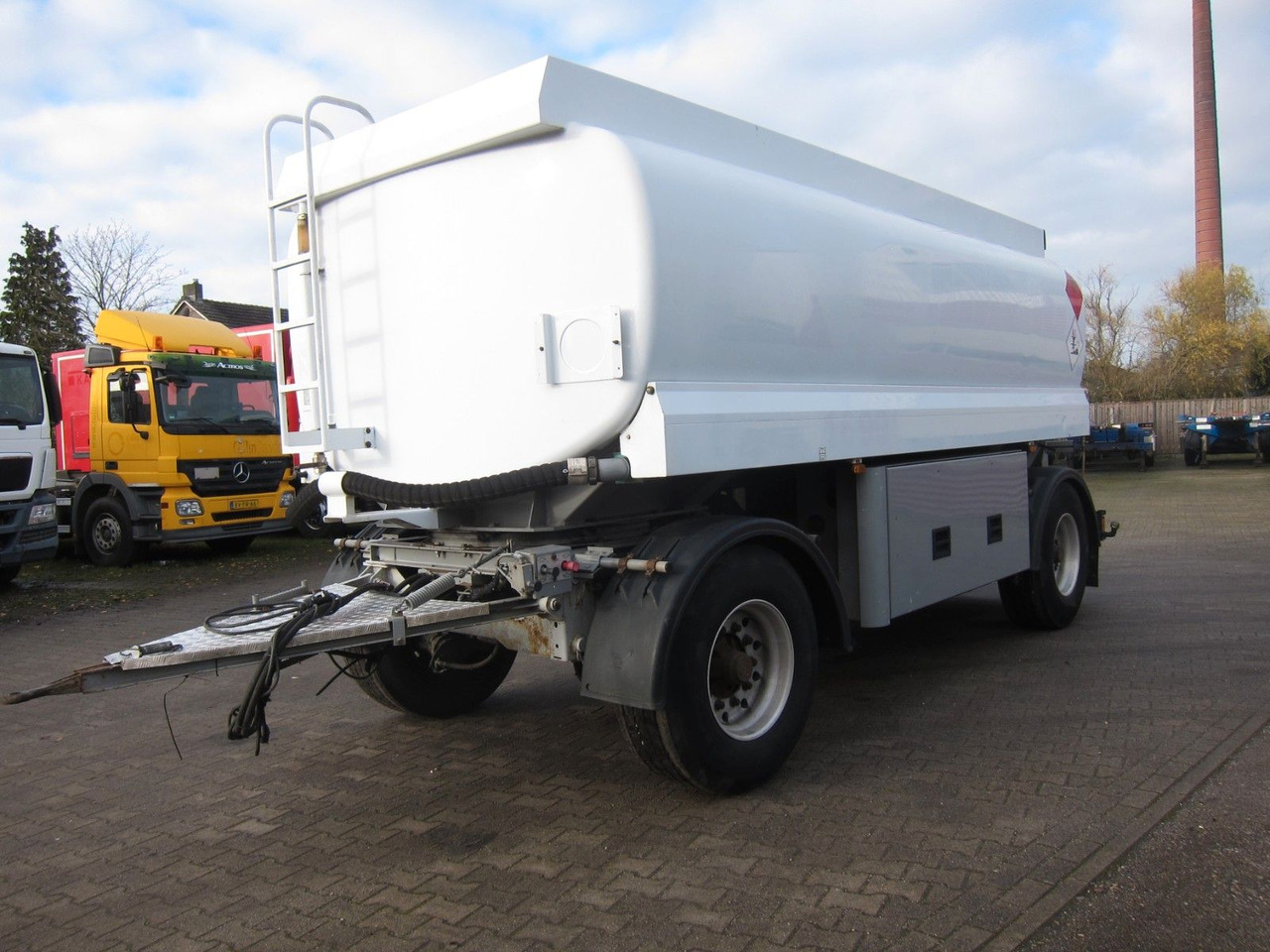 Lindner&Fischer 18400ltr 3 Kammern Oben-Unten - Tank trailer: picture 3 Lindner&Fischer 18400ltr 3 Kammern Oben-Unten - Tank trailer: picture 3