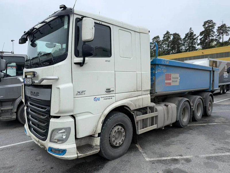 DAF XF 510 Ginaf 8x4*4 - Tipper - Euro 6 - Steering axle - Steel front suspension - Tipper: picture 2 DAF XF 510 Ginaf 8x4*4 - Tipper - Euro 6 - Steering axle - Steel front suspension - Tipper: picture 2