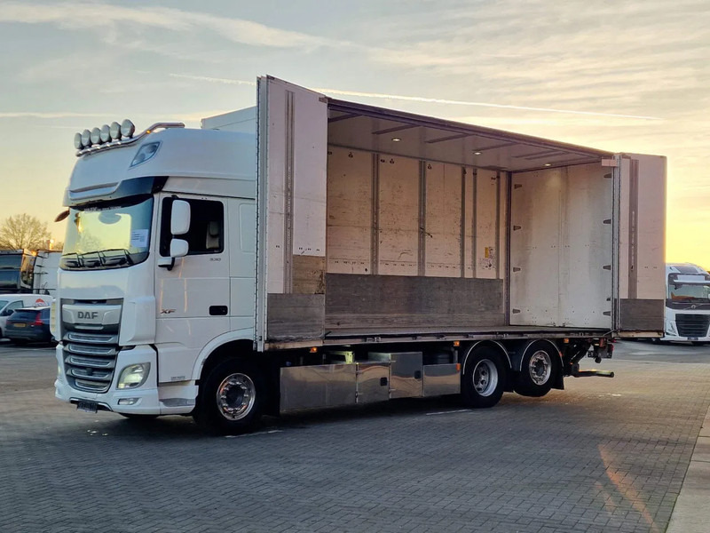 DAF XF 530 SuperSpaceCab 6x2*4 - Ekeri closed box - Loadlift -Steering axle - Full air - Box truck: picture 4 DAF XF 530 SuperSpaceCab 6x2*4 - Ekeri closed box - Loadlift -Steering axle - Full air - Box truck: picture 4