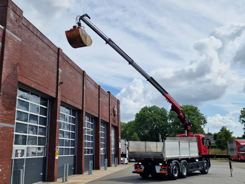 Crane truck MAN TGS 26.360 6x4 Hydrodrive / Crane HMF1920K-RCS / 3 way tipper HMF / Low KM 110.700!: picture 8 Crane truck MAN TGS 26.360 6x4 Hydrodrive / Crane HMF1920K-RCS / 3 way tipper HMF / Low KM 110.700!: picture 8