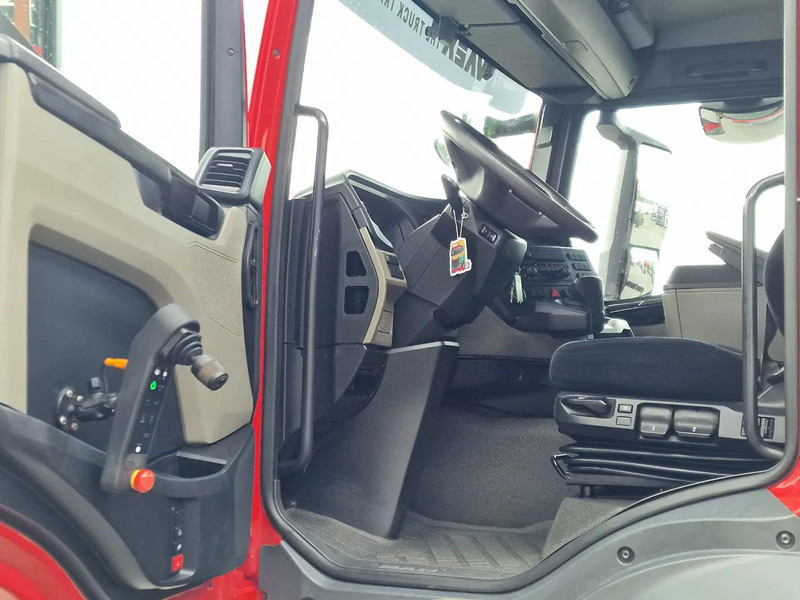 Crane truck MAN TGS 26.360 6x4 Hydrodrive / Crane HMF1920K-RCS / 3 way tipper HMF / Low KM 110.700!: picture 11 Crane truck MAN TGS 26.360 6x4 Hydrodrive / Crane HMF1920K-RCS / 3 way tipper HMF / Low KM 110.700!: picture 11