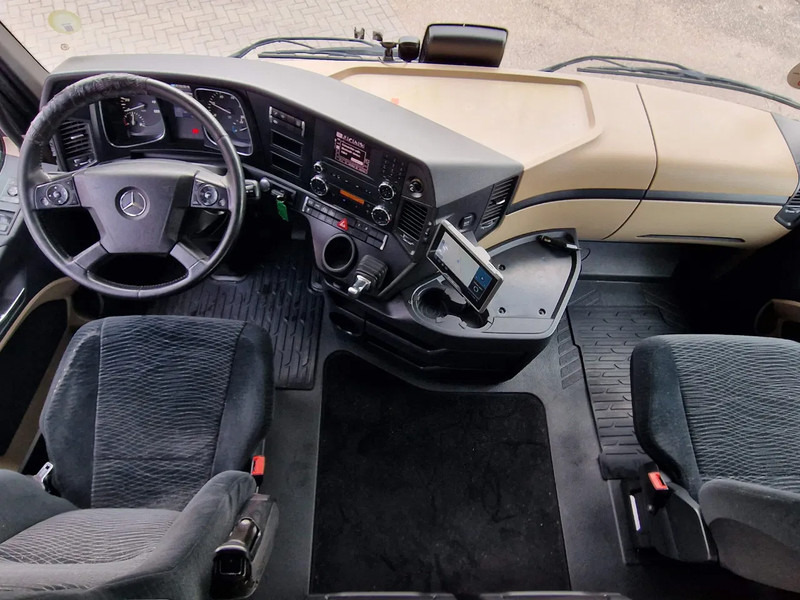 Box truck Mercedes-Benz Actros 1942 4x2 - Box with Loadlift - Full air + Pacton Trailer Loadlift - Heating system: picture 13