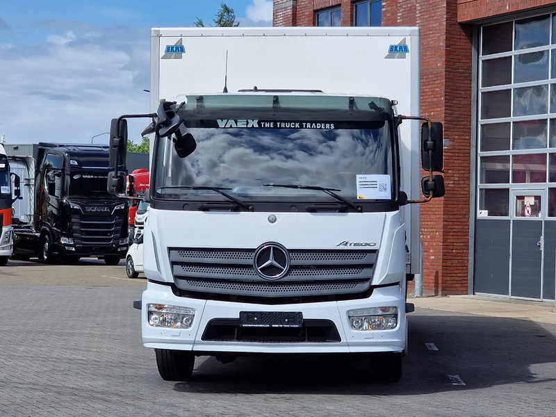Mercedes-Benz Atego 4x2 - 170 KW/230PS - Box - Zepro loadlift - Euro 6 - Box truck: picture 2 Mercedes-Benz Atego 4x2 - 170 KW/230PS - Box - Zepro loadlift - Euro 6 - Box truck: picture 2
