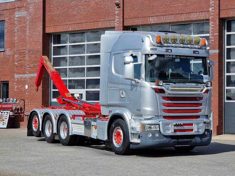 Scania R490 8x4*4 - HIAB XR24SL58 24T hooklift - Euro 6 - Full air - Steering axle - Hook lift truck: picture 2 Scania R490 8x4*4 - HIAB XR24SL58 24T hooklift - Euro 6 - Full air - Steering axle - Hook lift truck: picture 2
