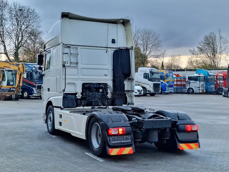 DAF XF 460 SuperSpaceCab 4x2 - Full air - Night Clima - TV -Microwave - Full spoiler - Navi - Tractor unit: picture 5 DAF XF 460 SuperSpaceCab 4x2 - Full air - Night Clima - TV -Microwave - Full spoiler - Navi - Tractor unit: picture 5