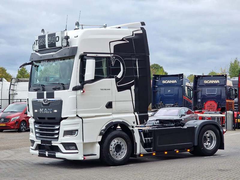 MAN TGX 18.540 GX - New - Retarder - Night clima - Alcoa - Show truck - Lightbar - - Tractor unit: picture 3 MAN TGX 18.540 GX - New - Retarder - Night clima - Alcoa - Show truck - Lightbar - - Tractor unit: picture 3