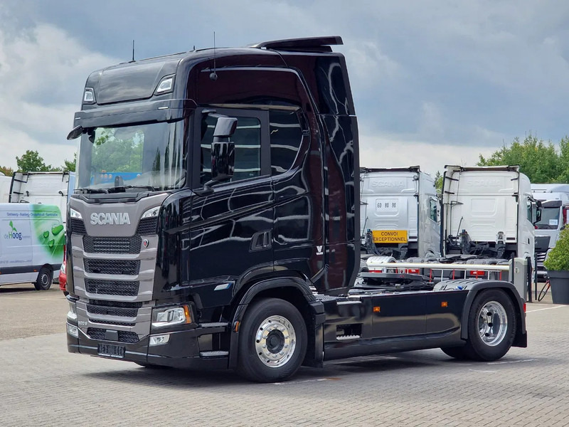 Scania 500S NGS Highline 4x2 - New - Full spec - Retarder - Night clima - Full air - Leather - Tractor unit: picture 3 Scania 500S NGS Highline 4x2 - New - Full spec - Retarder - Night clima - Full air - Leather - Tractor unit: picture 3