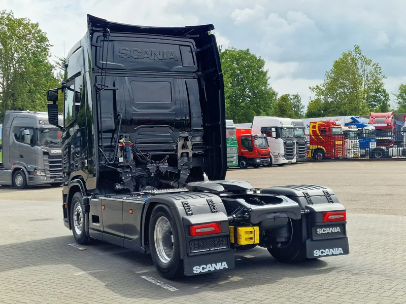 Scania 500S NGS Highline 4x2 - New - Full spec - Retarder - Night clima - Full air - Leather - Tractor unit: picture 5 Scania 500S NGS Highline 4x2 - New - Full spec - Retarder - Night clima - Full air - Leather - Tractor unit: picture 5