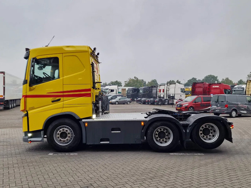 Volvo FH 13.500 6x4 - Lift axle - PTO/Hydraulic - Full air - Navi - - Tractor unit: picture 4 Volvo FH 13.500 6x4 - Lift axle - PTO/Hydraulic - Full air - Navi - - Tractor unit: picture 4