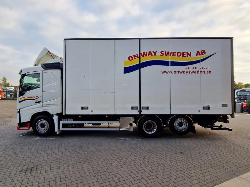 Volvo FH 13.460 lowroof 6x2 - Box with Sidedoors - 480 WB - Full air - Box truck: picture 5 Volvo FH 13.460 lowroof 6x2 - Box with Sidedoors - 480 WB - Full air - Box truck: picture 5