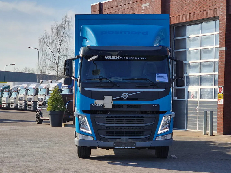 Volvo FM 410 4x2 - Box - Loadlift - Full air - Euro 6 - Box: 7.50 - Box truck: picture 2 Volvo FM 410 4x2 - Box - Loadlift - Full air - Euro 6 - Box: 7.50 - Box truck: picture 2