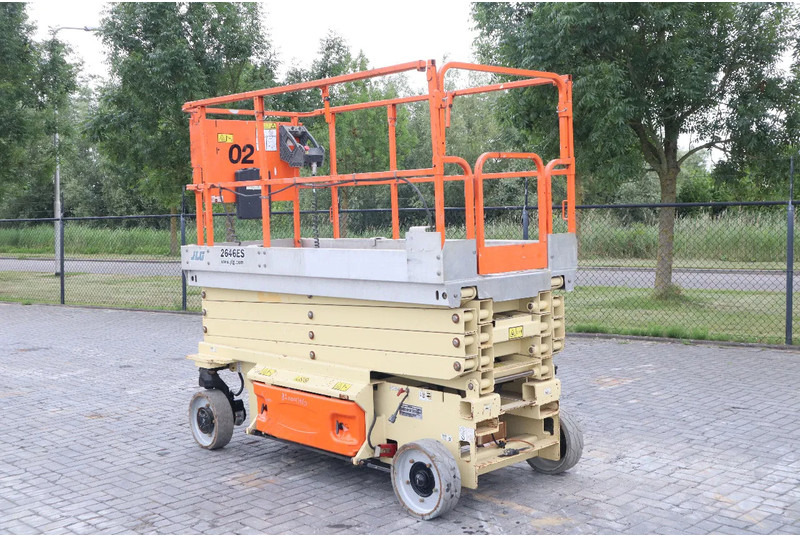 JLG 2646 ES | 10 METER | 450 KG - Scissor lift: picture 3 JLG 2646 ES | 10 METER | 450 KG - Scissor lift: picture 3