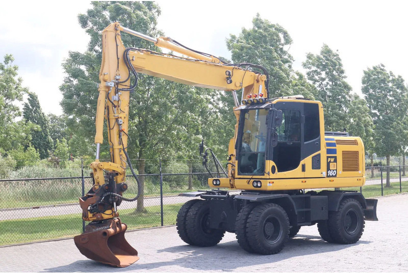 Komatsu PW 160-10 | ROTOTILT | NEW TIRES - Wheel excavator: picture 2 Komatsu PW 160-10 | ROTOTILT | NEW TIRES - Wheel excavator: picture 2