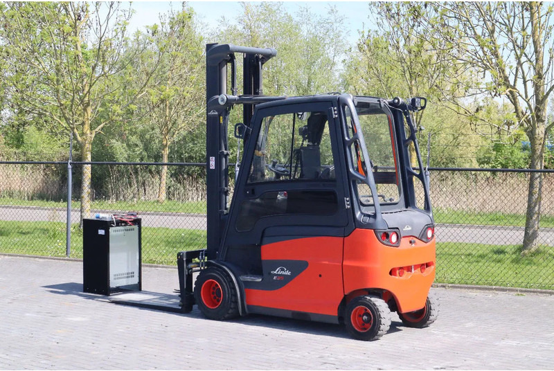 Linde E35 HL-01 | SIDESHIFT | POSITIONERS | LOW HOURS - Electric forklift: picture 3 Linde E35 HL-01 | SIDESHIFT | POSITIONERS | LOW HOURS - Electric forklift: picture 3