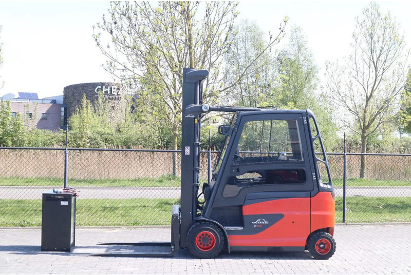 Linde E35 HL-01 | SIDESHIFT | POSITIONERS | LOW HOURS - Electric forklift: picture 1 Linde E35 HL-01 | SIDESHIFT | POSITIONERS | LOW HOURS - Electric forklift: picture 1
