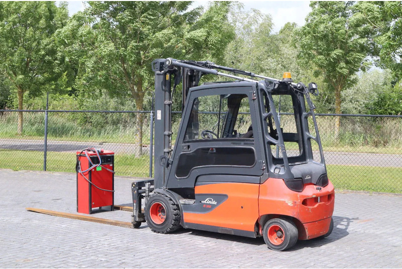Linde E35 L-01 | DUPLEX | SIDESHIFT | POSITIONERS | LOW HOURS - Electric forklift: picture 3 Linde E35 L-01 | DUPLEX | SIDESHIFT | POSITIONERS | LOW HOURS - Electric forklift: picture 3