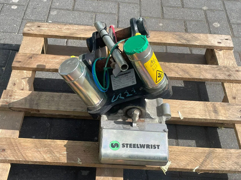 STEELWRIST TMX S30 -180HA | TILT QUICKCOUPLER | TILTING COUPLER | NEW - Tiltrotator for Construction machinery: picture 4 STEELWRIST TMX S30 -180HA | TILT QUICKCOUPLER | TILTING COUPLER | NEW - Tiltrotator for Construction machinery: picture 4
