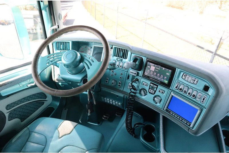 Box truck Scania R560 V8 | BERTHONS HOT ROD | CUSTOM SPECIAL TRUCK: picture 20