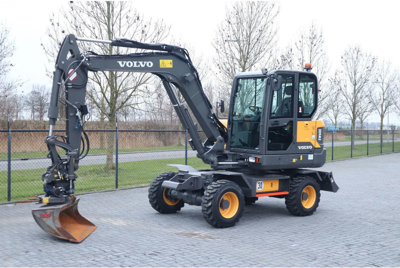 Volvo EW60E | DEMO | 30 KM/H | ROTOTILT + GRIPPER | BUCKET - Wheel excavator: picture 2 Volvo EW60E | DEMO | 30 KM/H | ROTOTILT + GRIPPER | BUCKET - Wheel excavator: picture 2