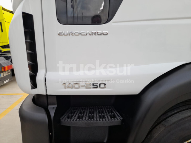 IVECO EUROCARGO 140E 250 - Curtainsider truck: picture 5 IVECO EUROCARGO 140E 250 - Curtainsider truck: picture 5