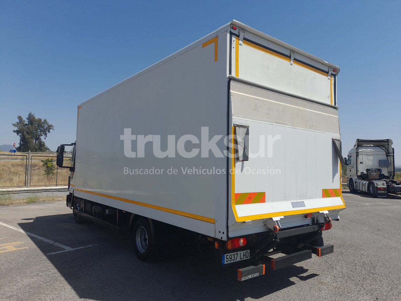 IVECO EUROCARGO 210.75 P/E - Box truck: picture 3 IVECO EUROCARGO 210.75 P/E - Box truck: picture 3