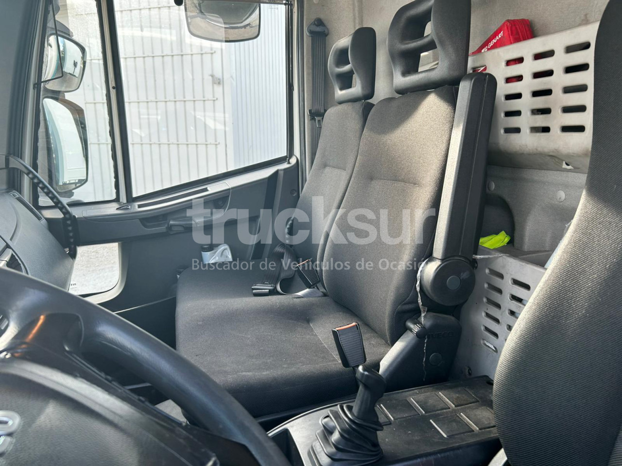 IVECO EUROCARGO ML160-250 - Curtainsider truck: picture 5 IVECO EUROCARGO ML160-250 - Curtainsider truck: picture 5