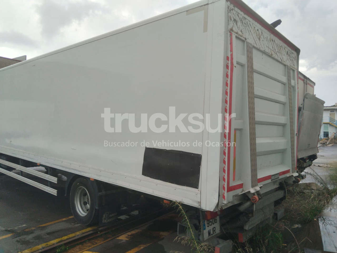 IVECO EUROCARGO - Box truck: picture 2 IVECO EUROCARGO - Box truck: picture 2